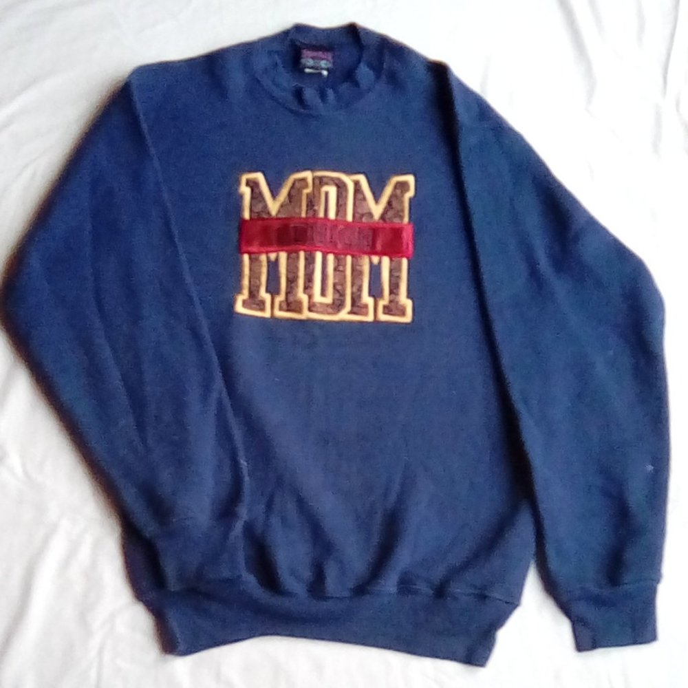Women's Sweatshirt, Size Medium